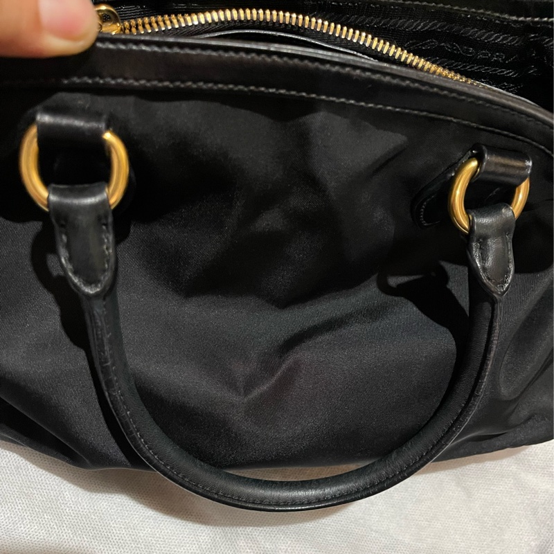 Prada經典尼龍手提包-22