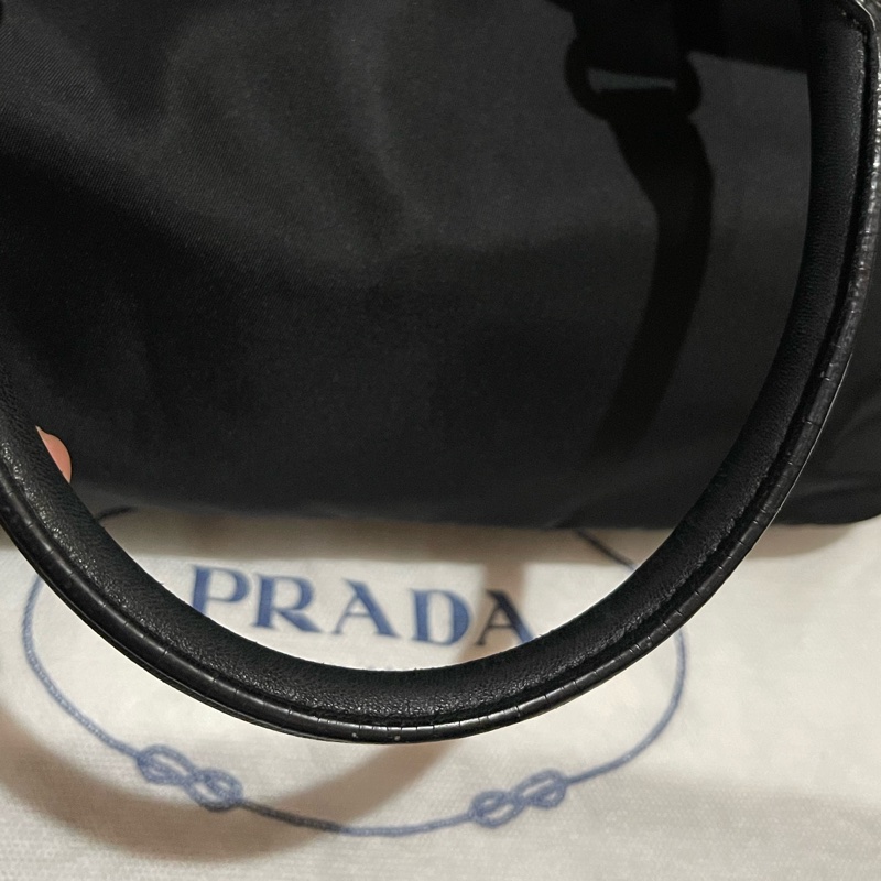 Prada經典尼龍手提包-30