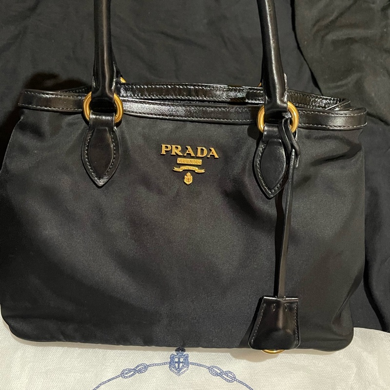 Prada經典尼龍手提包-31