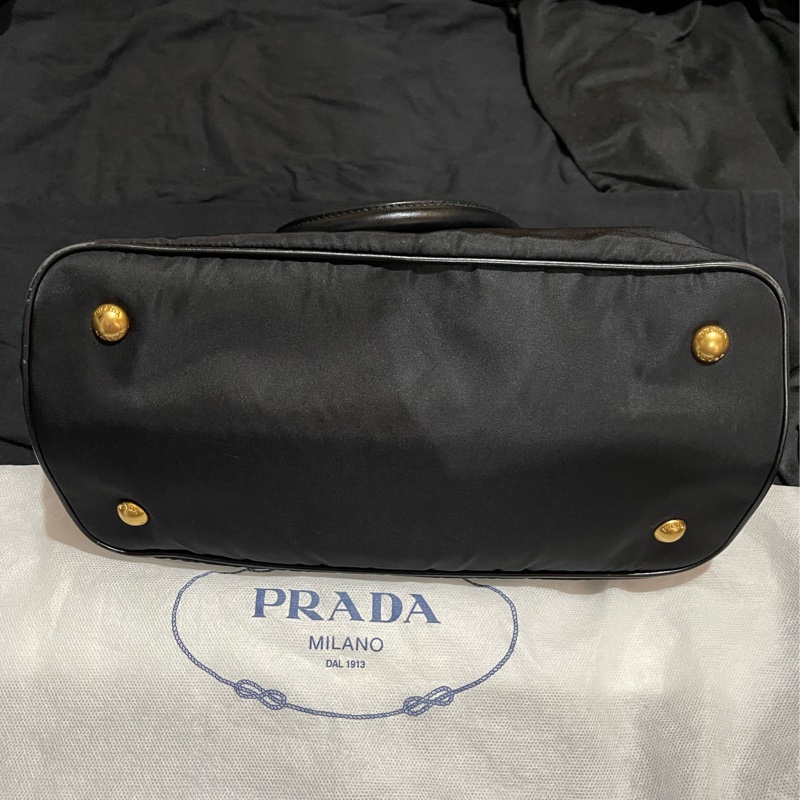 Prada經典尼龍手提包-33
