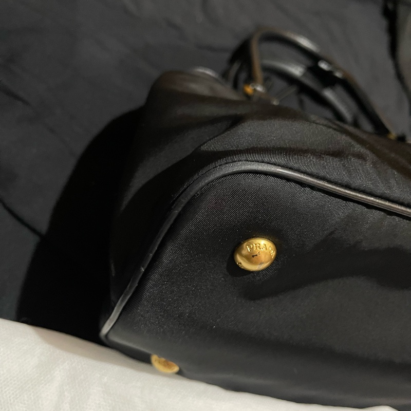 Prada經典尼龍手提包-36