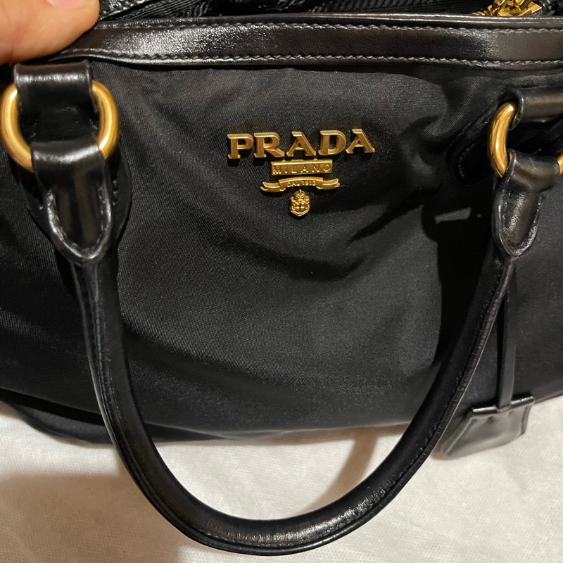 Prada經典尼龍手提包-42