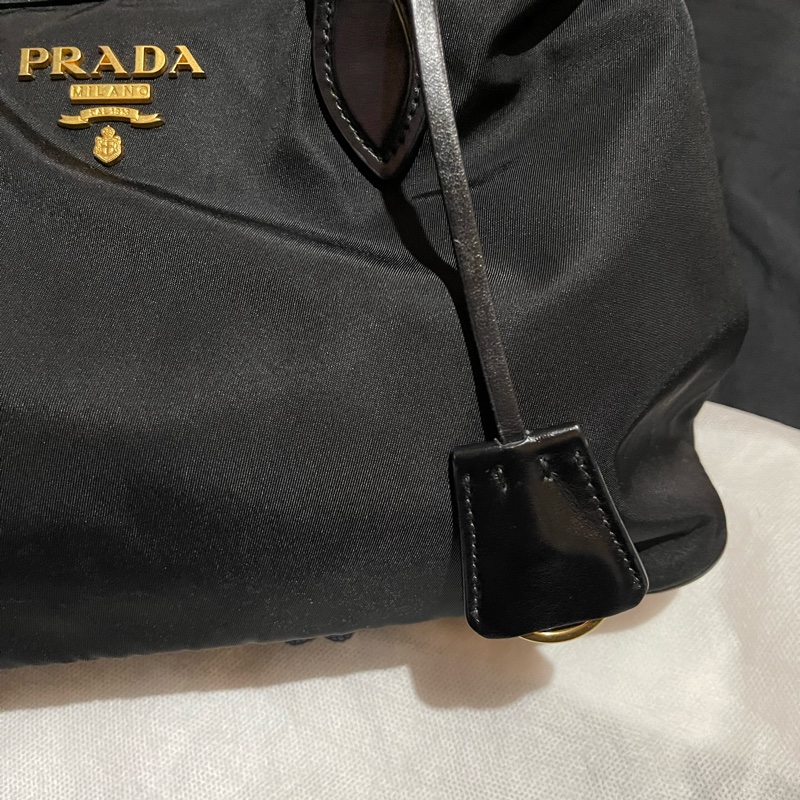 Prada經典尼龍手提包-48