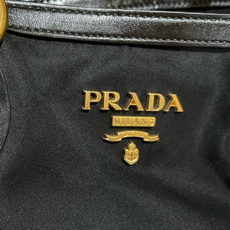 Prada經典尼龍手提包-50