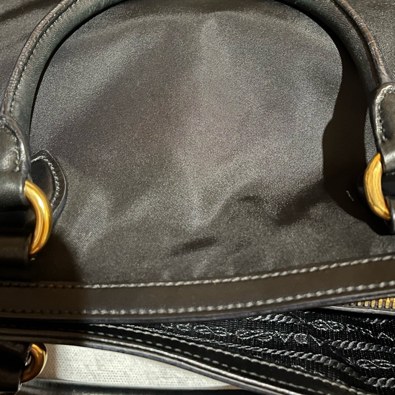 Prada經典尼龍手提包-51