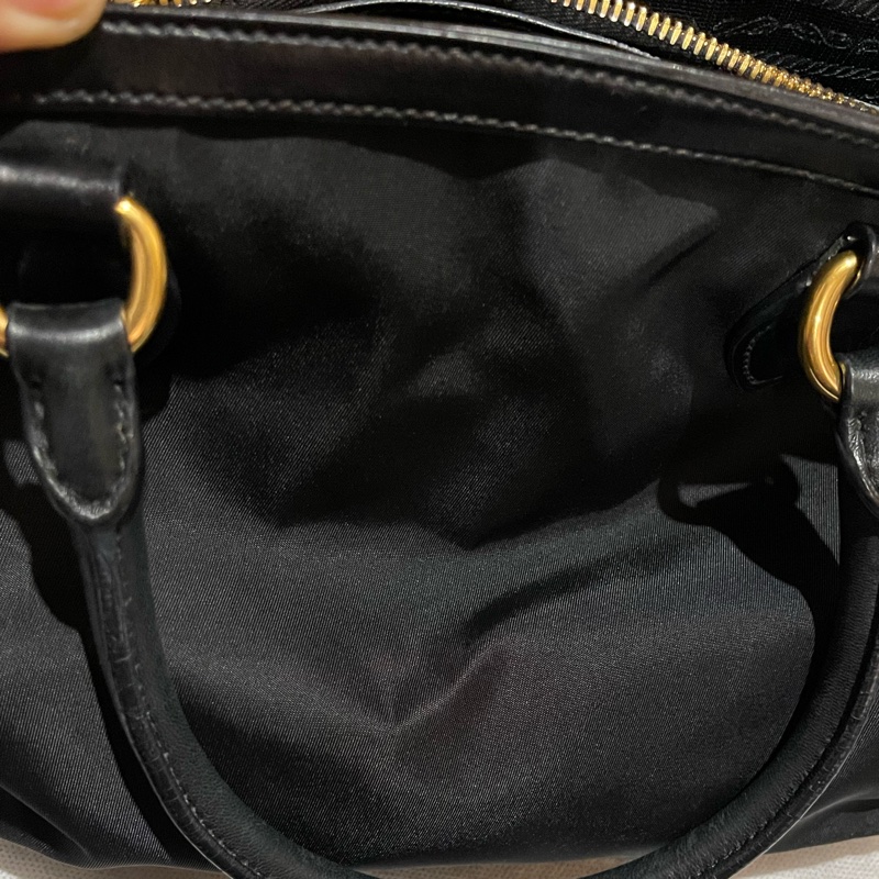 Prada經典尼龍手提包-52