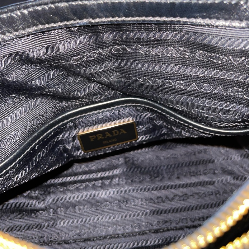 Prada經典尼龍手提包-53