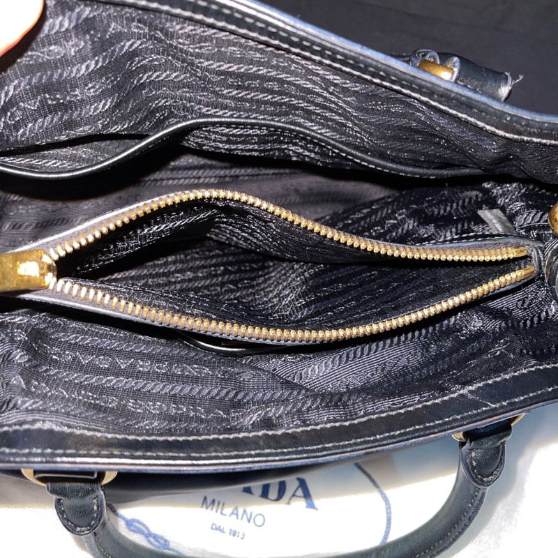 Prada經典尼龍手提包-54