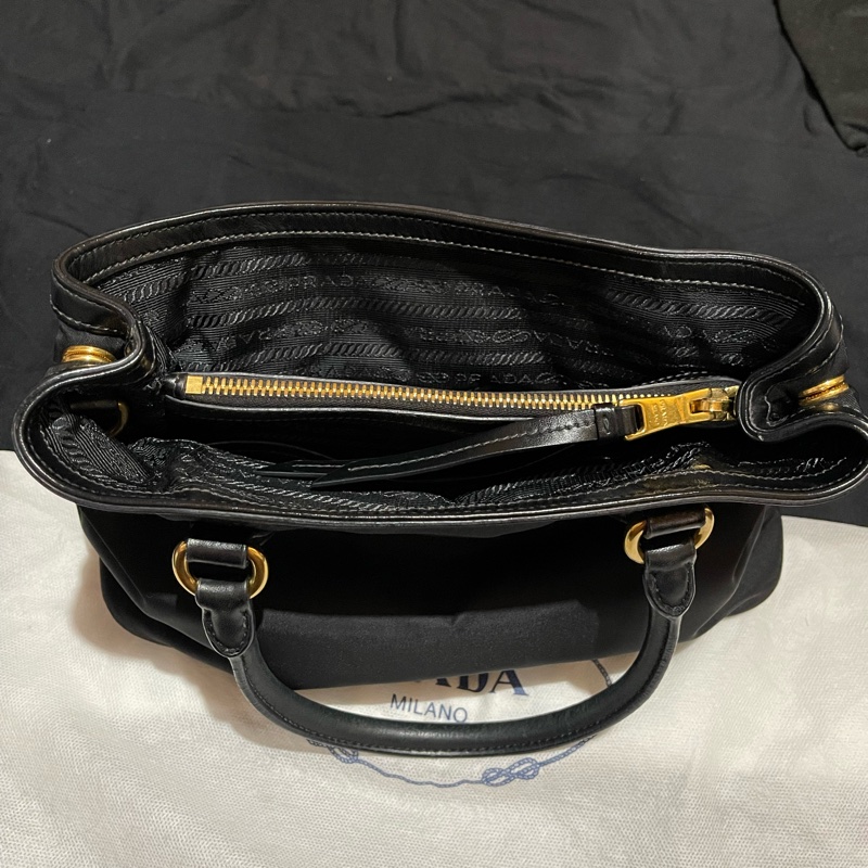 Prada經典尼龍手提包-55