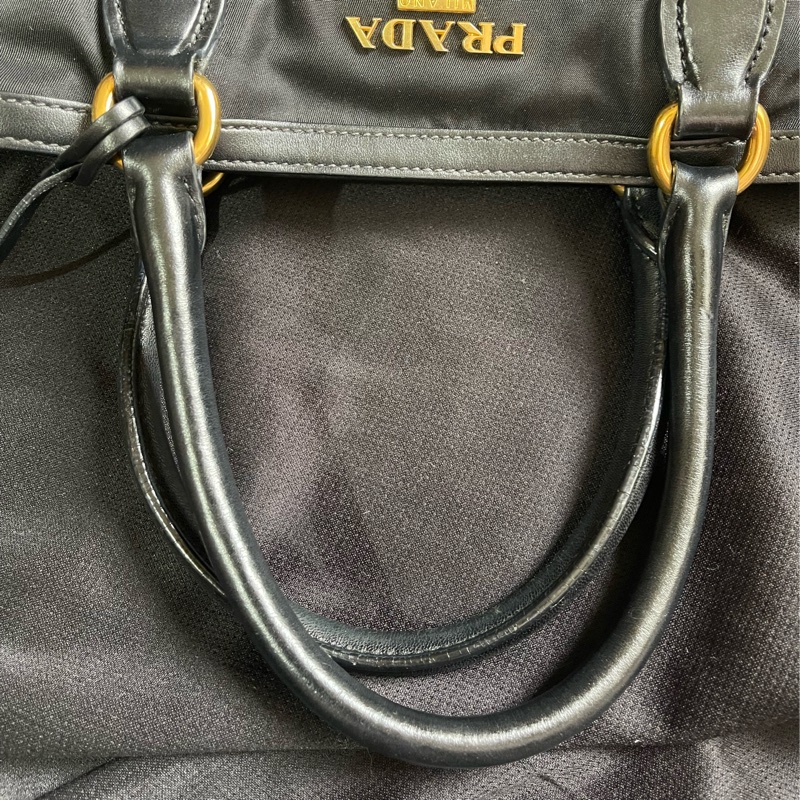 Prada經典尼龍手提包-31
