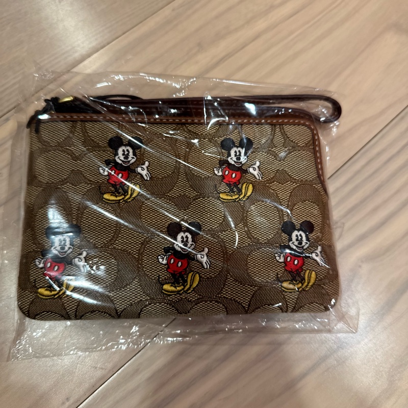 全新 COACH 電繡米奇手拿包 迪士尼聯名限量款 緹花織布 L型拉鍊 零錢包 CN033 (現貨)-0