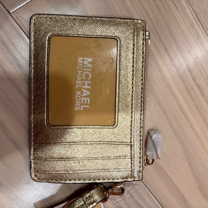 全新 MICHAEL KORS JET SET 防刮皮革鑰匙卡片零錢包.金 ★專櫃商品 ★可放證件或是悠遊卡 ★尺寸小巧、方便攜帶 ★都會簡約時尚款 【全新現貨 優惠中】-6