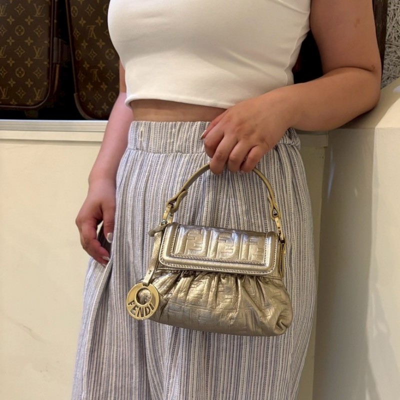 Fendi 金色皮革FF壓紋小號廚師包-4