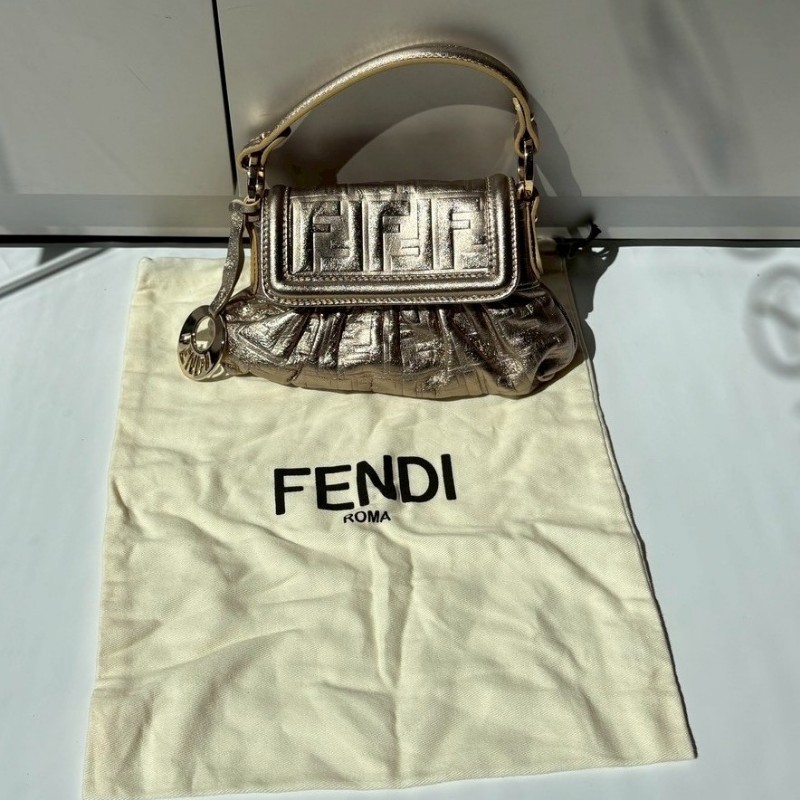 Fendi 金色皮革FF壓紋小號廚師包-6