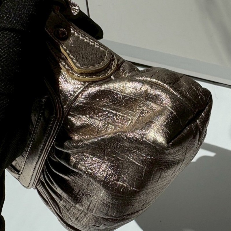 Fendi 金色皮革FF壓紋小號廚師包-7