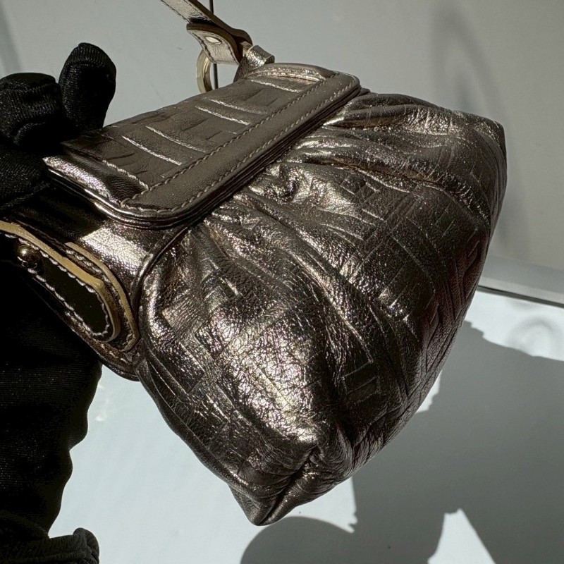 Fendi 金色皮革FF壓紋小號廚師包-13