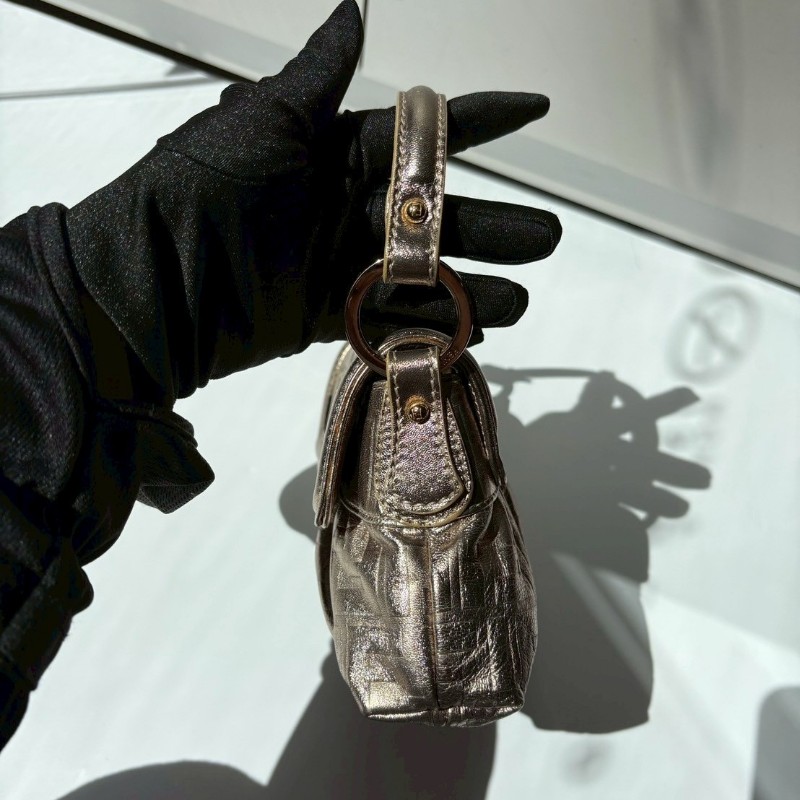 Fendi 金色皮革FF壓紋小號廚師包-14