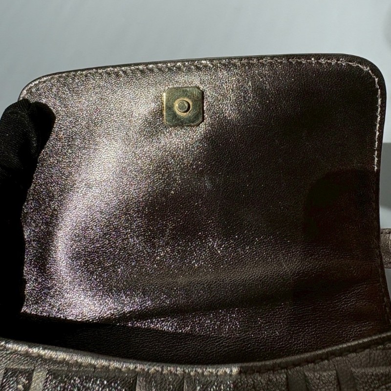 Fendi 金色皮革FF壓紋小號廚師包-21