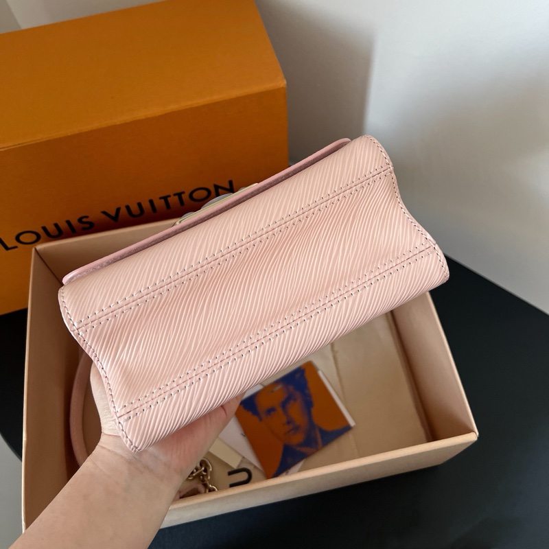 LV / 路易威登 Twist紐結包 粉色水波紋 限定月光石扣頭 雙肩帶 可單肩 可斜挎-4