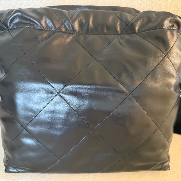 Chanel 22 bag 小型黑色白字-6