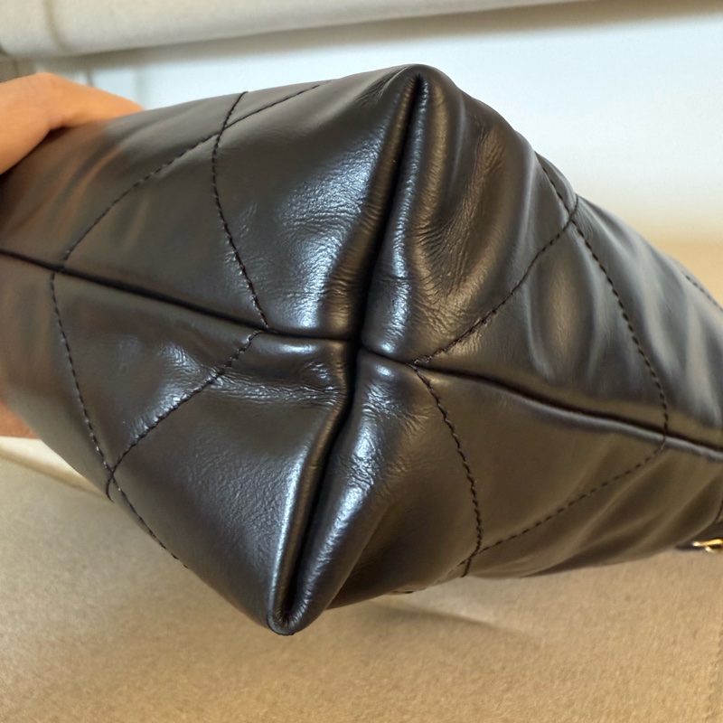 Chanel 22 bag 小型黑色白字-9