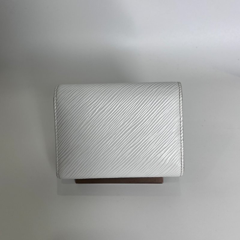 LV M63990 白色水波紋Twist短夾-1