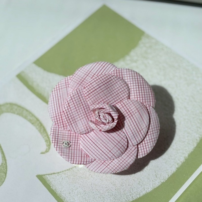 Chanel 粉色格子布質山茶花胸針-0