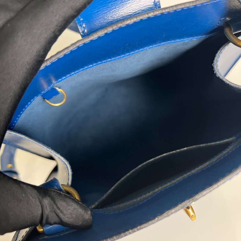 LV M52255 藍水波紋釦式側肩包-5