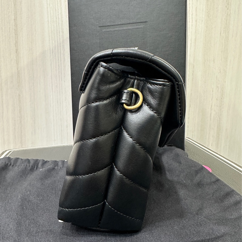 YSL LOULOU方胖子黑色金釦小型斜背包-4