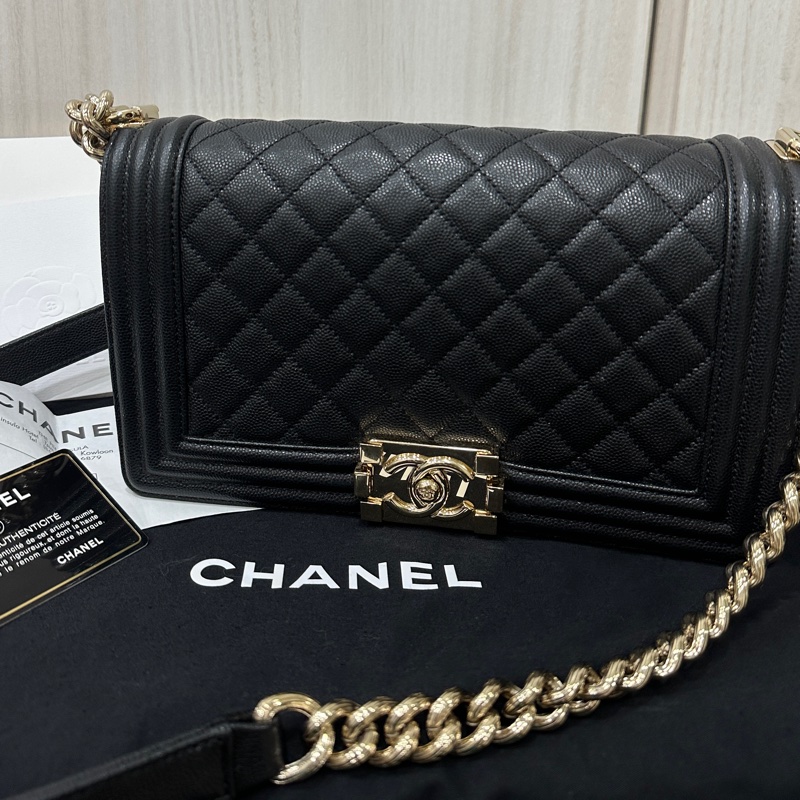 Chanel boy25黑荔枝皮淡金釦斜背包-0