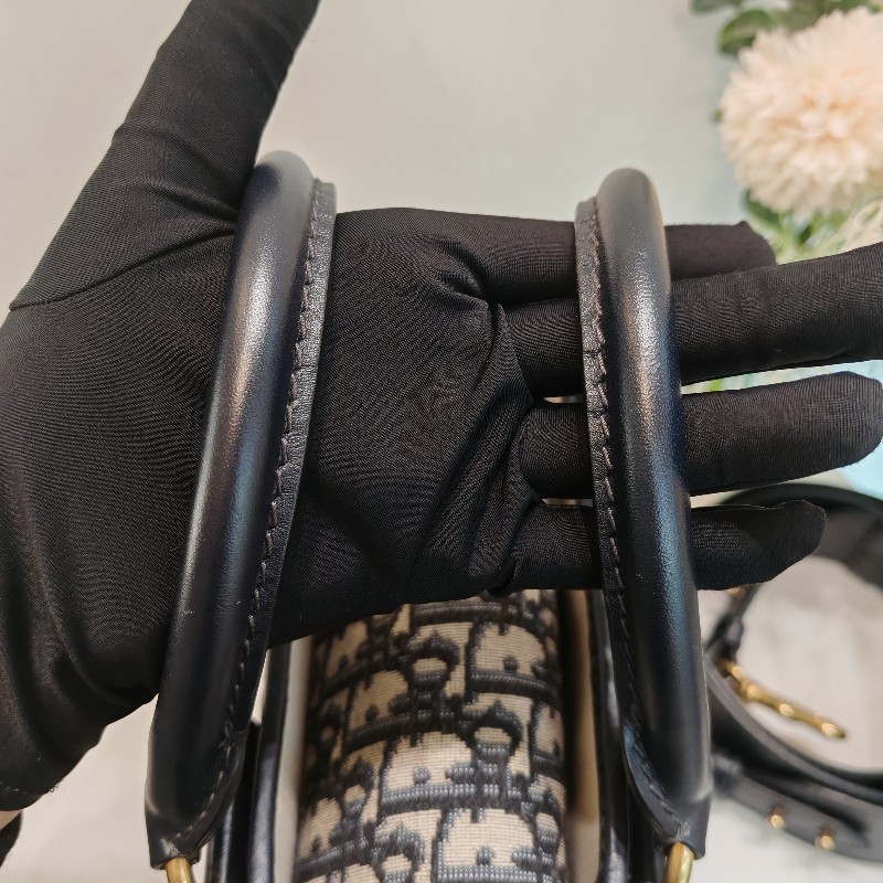 Dior 2017 avenue handle-10