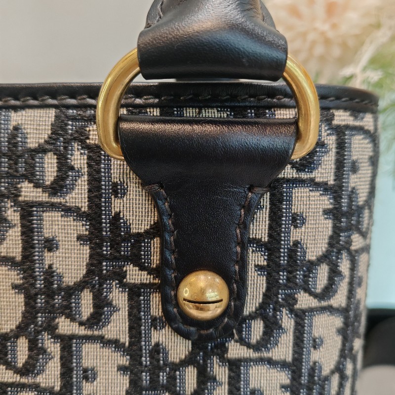 Dior 2017 avenue handle-11