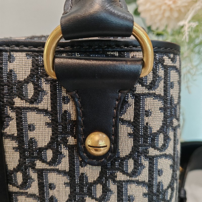 Dior 2017 avenue handle-13