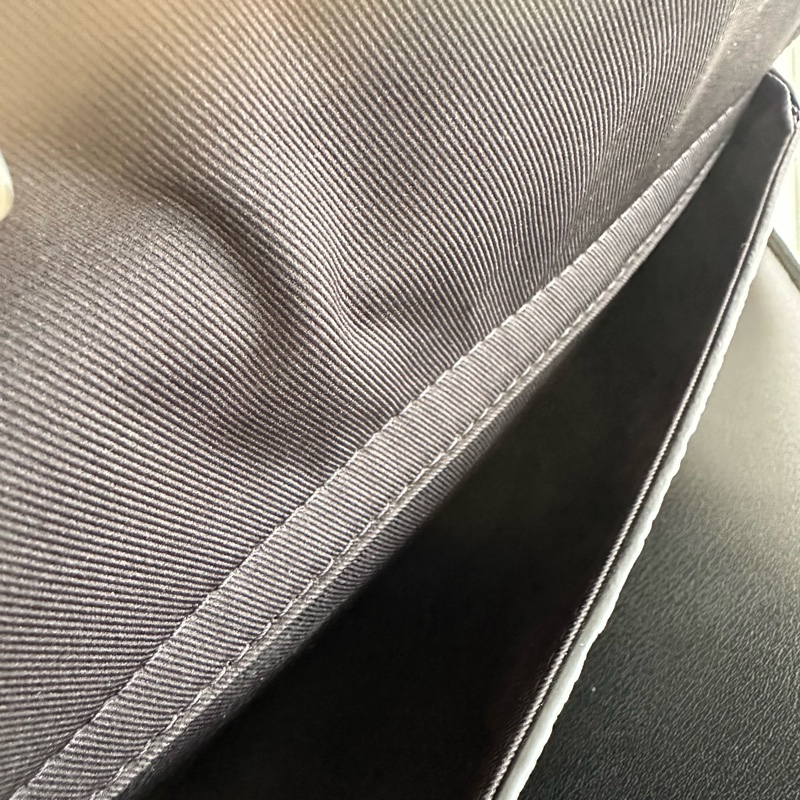 LV 黑牛皮壓紋S LOCK黑釦手提肩斜背郵差包M58489-5