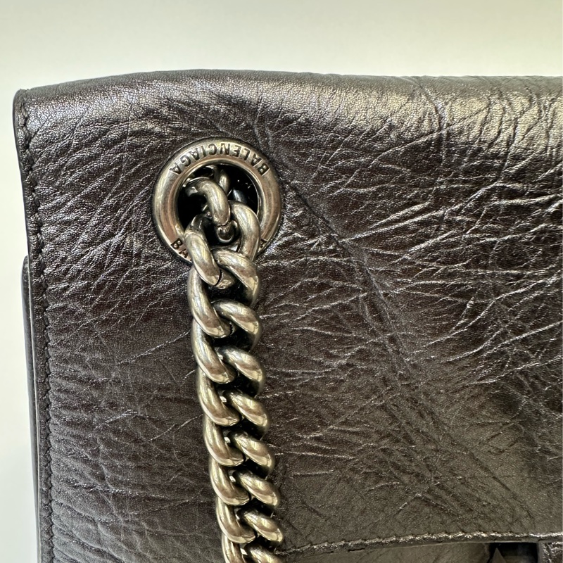 Balenciaga 金屬灰復刻牛皮銀釦下蓋Crush小款肩斜背鏈包716351-17