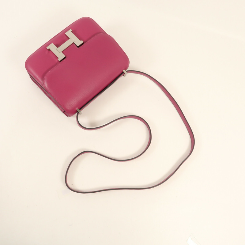 HERMES Swift皮革Constance Mini銀扣肩背袋-8