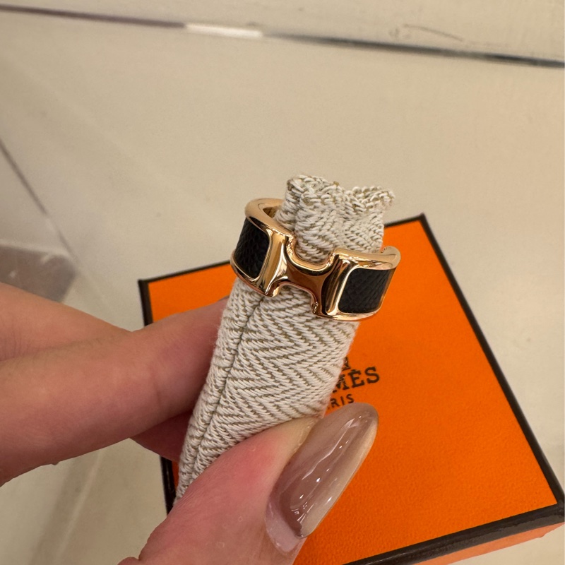 Hermes黑皮革玫瑰金雙H戒指💍-0