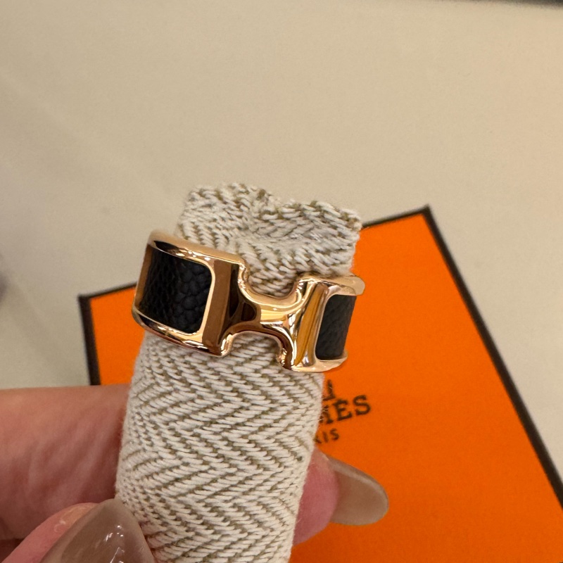 Hermes黑皮革玫瑰金雙H戒指💍-1