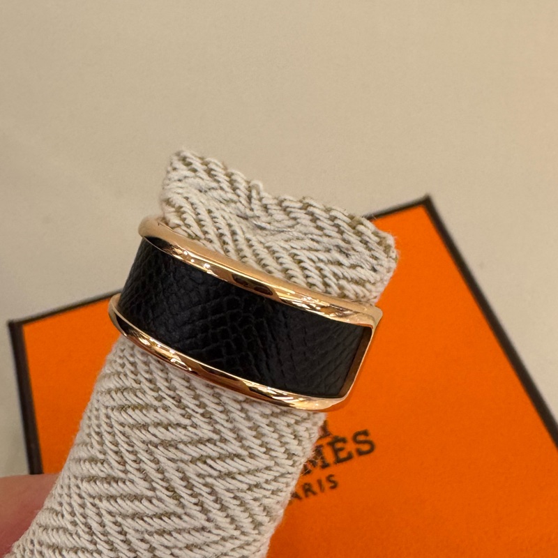 Hermes黑皮革玫瑰金雙H戒指💍-3