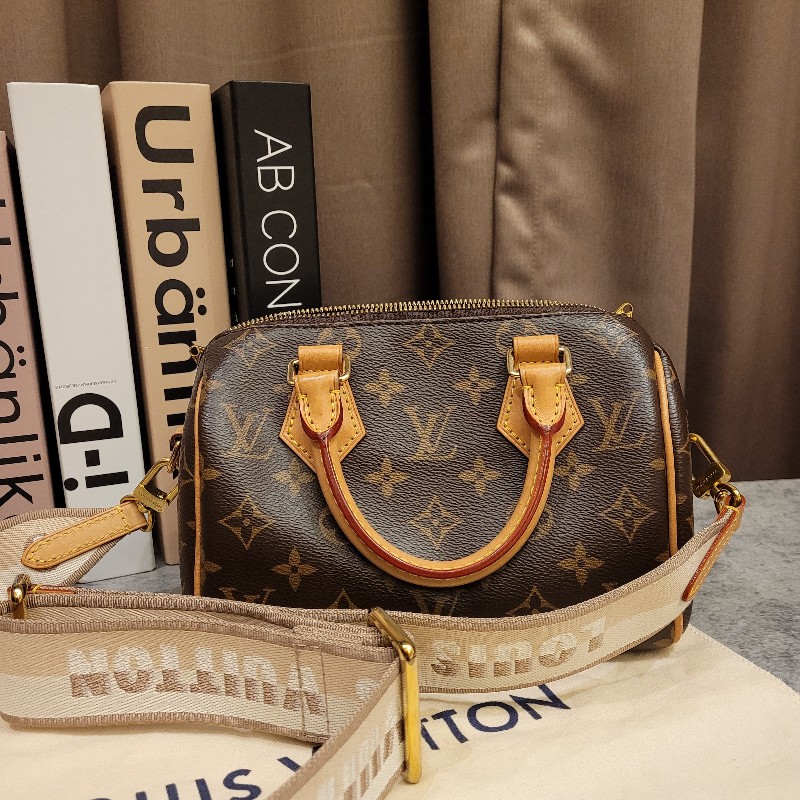Louis Vuitton speedy 20 公分奶茶色 芯片款
狀況漂亮-0