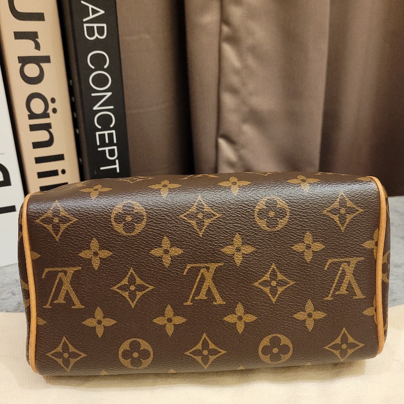 Louis Vuitton speedy 20 公分奶茶色 芯片款
狀況漂亮-3