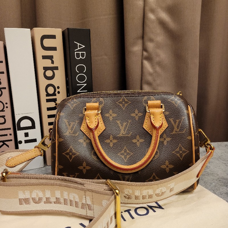 Louis Vuitton speedy 20 公分奶茶色 芯片款
狀況漂亮-9