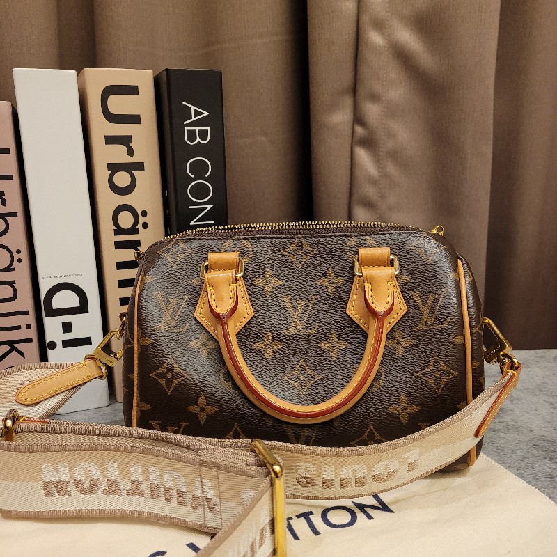 Louis Vuitton speedy 20 公分奶茶色 芯片款
狀況漂亮-11