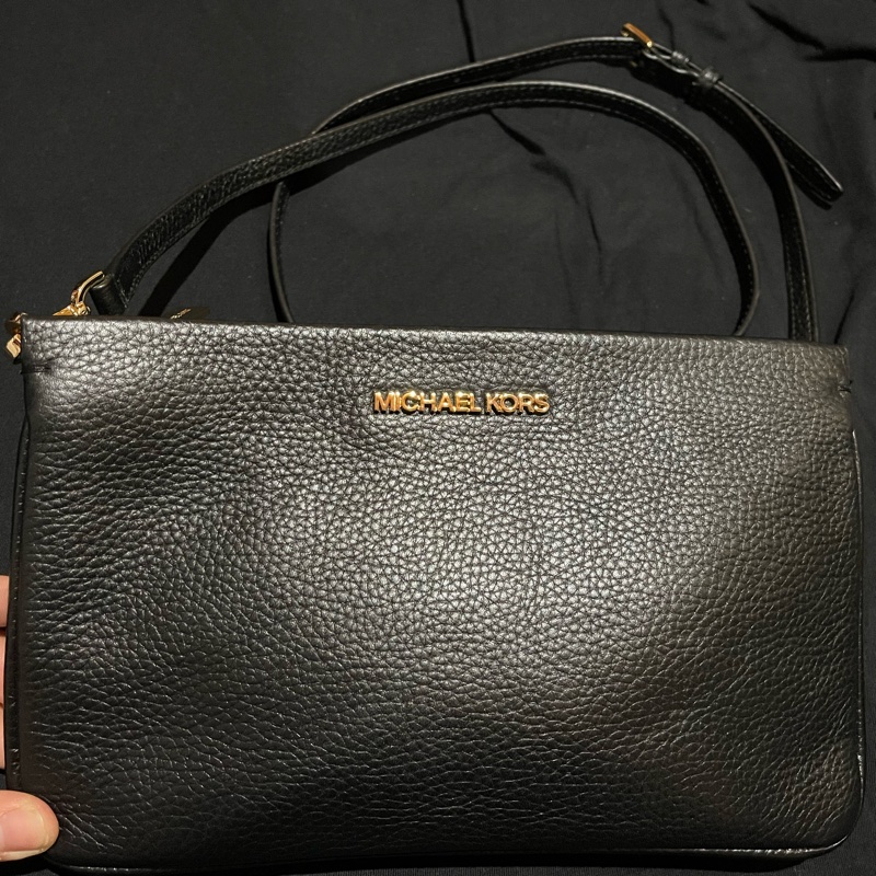 MICHAEL KORS 金釦黑皮革雙層側背包-0