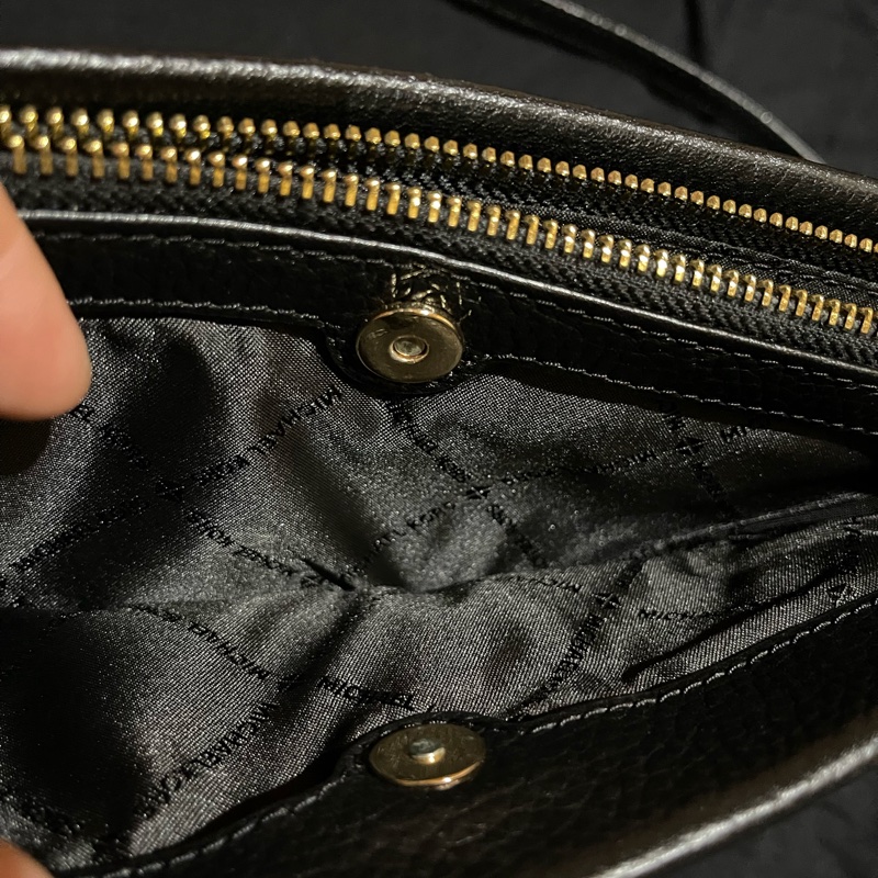 MICHAEL KORS 金釦黑皮革雙層側背包-27