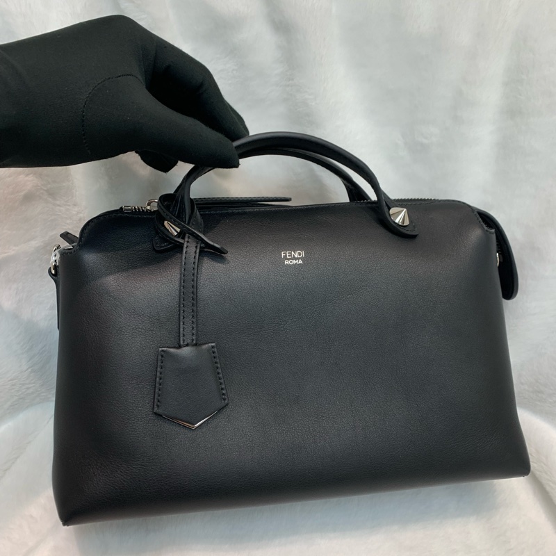 FENDI 芬迪 黑色 By the way 手拎斜孭小牛皮袋 I719-11