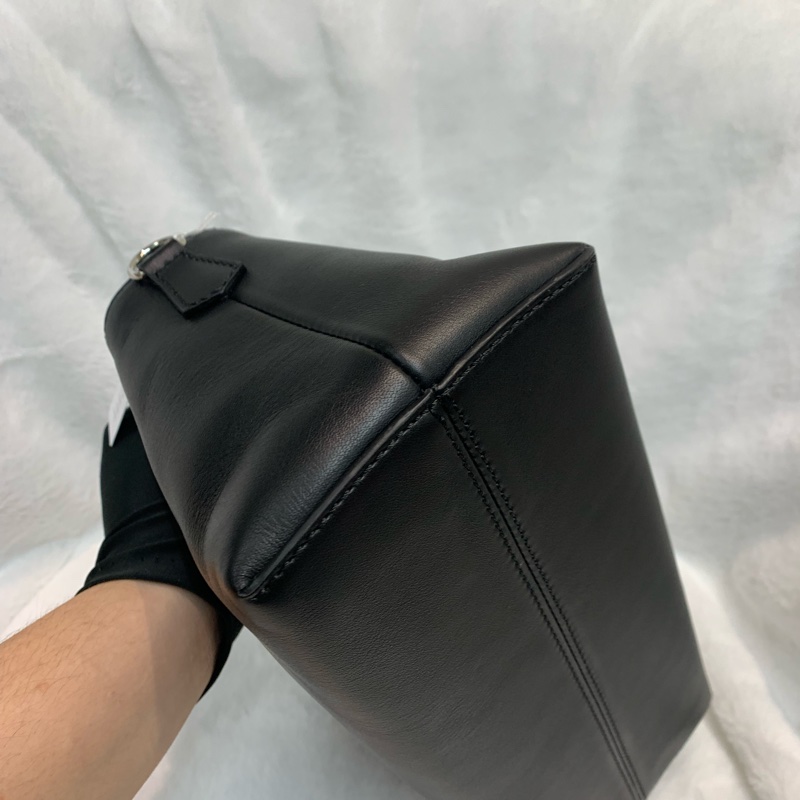 FENDI 芬迪 黑色 By the way 手拎斜孭小牛皮袋 I719-15