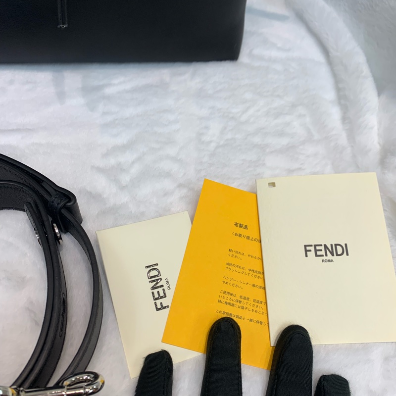 FENDI 芬迪 黑色 By the way 手拎斜孭小牛皮袋 I719-27