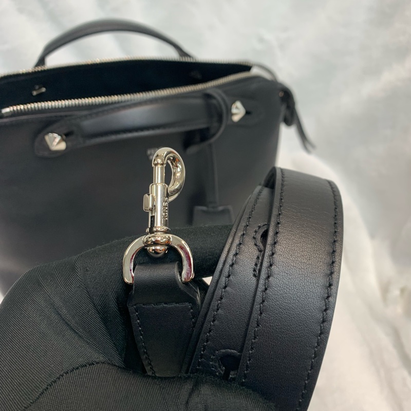 FENDI 芬迪 黑色 By the way 手拎斜孭小牛皮袋 I719-29