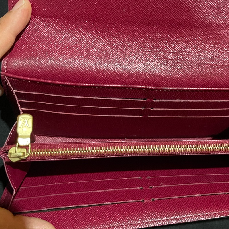 LOUIS VUITTON 金釦皮革桃信封掀蓋長夾-19